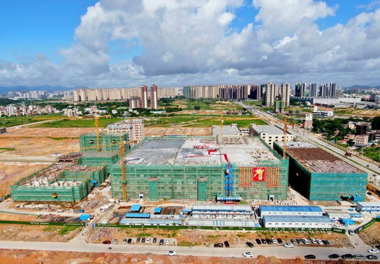 成功封顶,智慧启航——三期智慧工业园封顶仪式顺利举行 9612ae21f854d536963cf113b4a3911 768x534 - 成功封顶,智慧启航——三期智慧工业园封顶仪式顺利举行