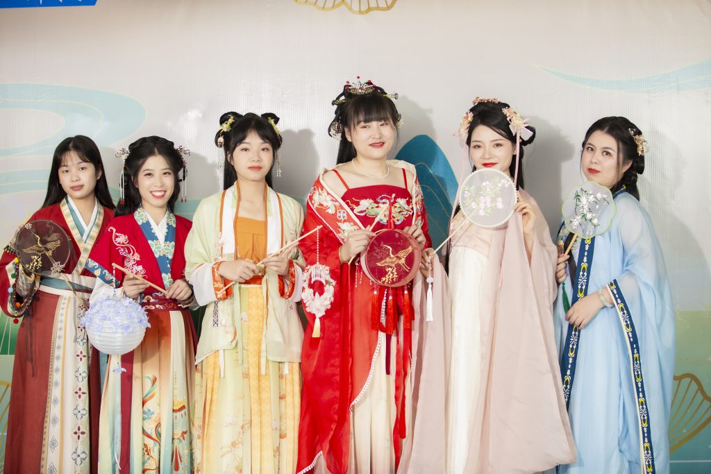 E43A0342 1024x683 - 国风古韵，汉服惊鸿|光弘女神花样演绎浪漫中国风